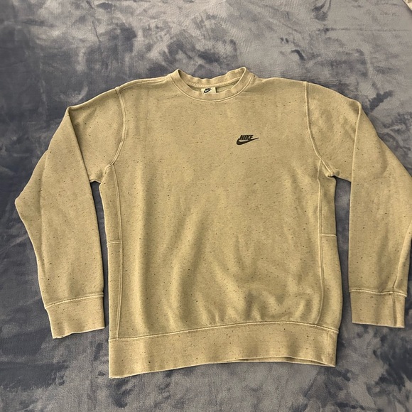 Nike Other - Men’s Nike club crew neck sweatshirt green/beige